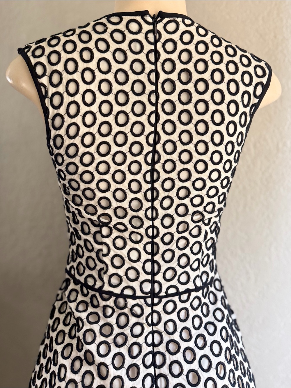 J. Crew Punch Out Eyelet Fit and Flare women’s dress size 2 lovely one - Picture 15 of 16